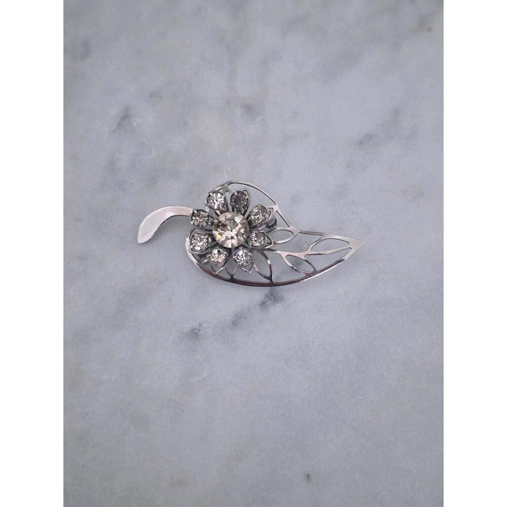 Vintage Silver Tone Flower and Leaf Brooch with Rhinestones